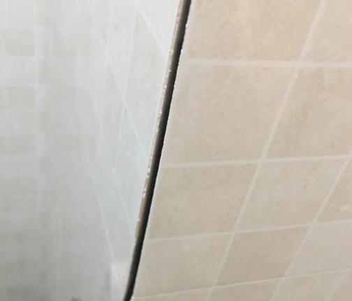 莱芜市瓷砖空鼓维修公司分享阳台瓷砖脱落的修复过程可以分为以下几个步骤