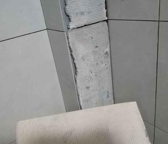 莱芜市瓷砖空鼓维修公司分享下厨房瓷砖脱落的补救措施。
